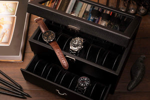 Explore our truly enticing range of men’s leather watch case.